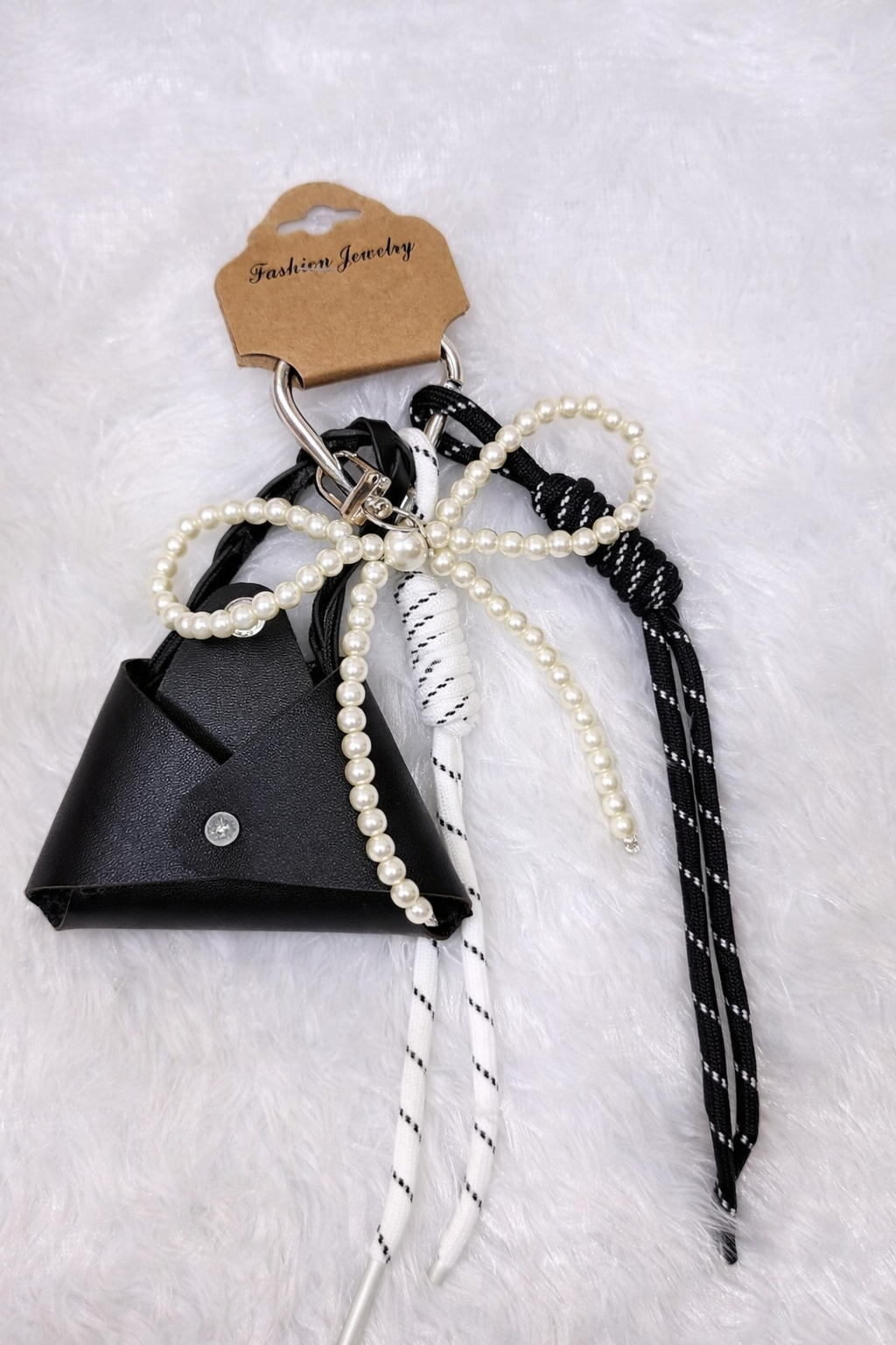 Pearl Bow Mini Pouch Bag Charm – Elegant Aesthetic Keychain ✨
